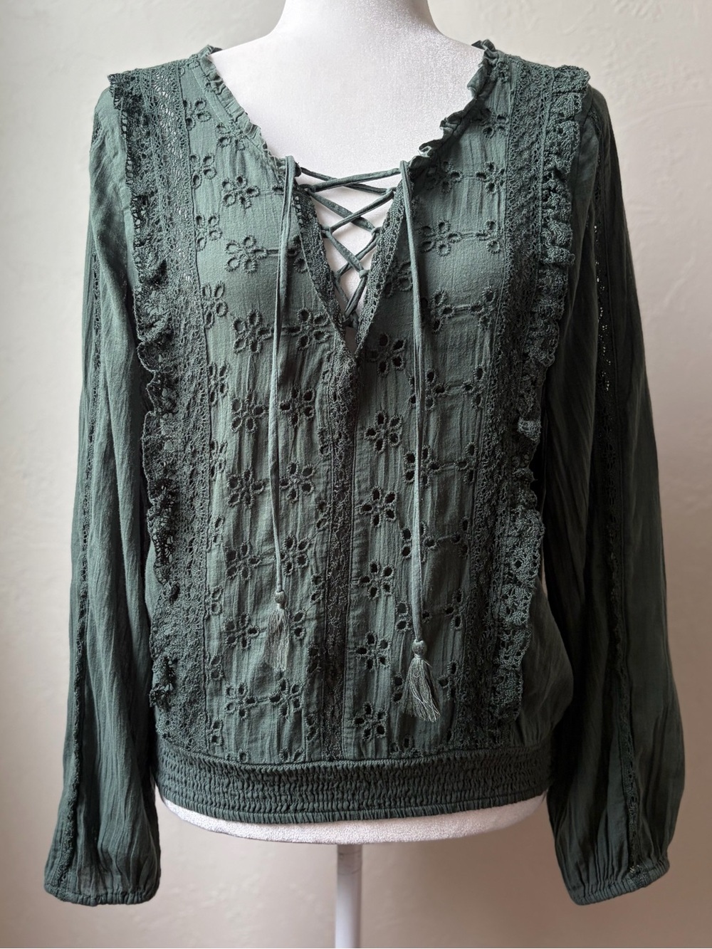 American Eagle Boho Embroidered Lace Up Peasant Top Sage Green Medium